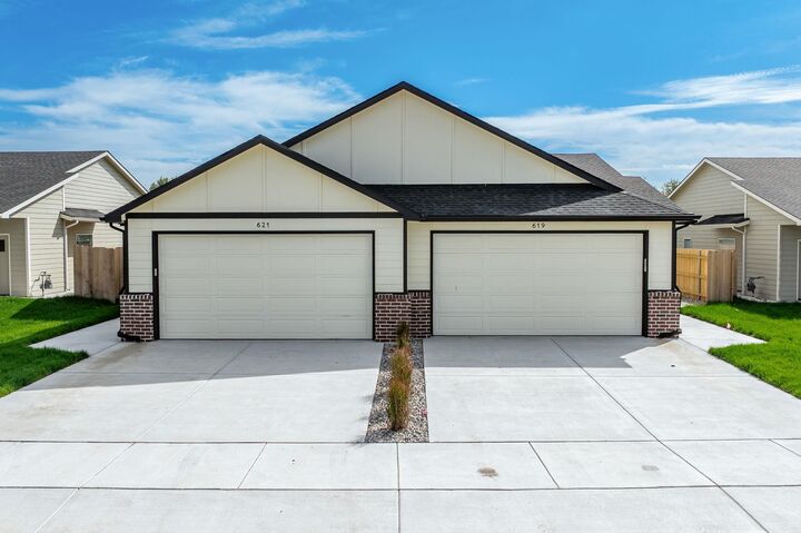 619 E Briarbrook Ln  Park City KS 67147-1127 photo