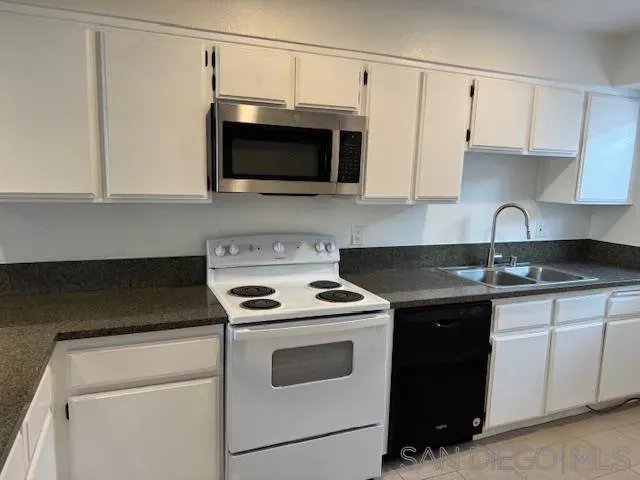 Property Photo: 647 Beverly Pl. CA 92078