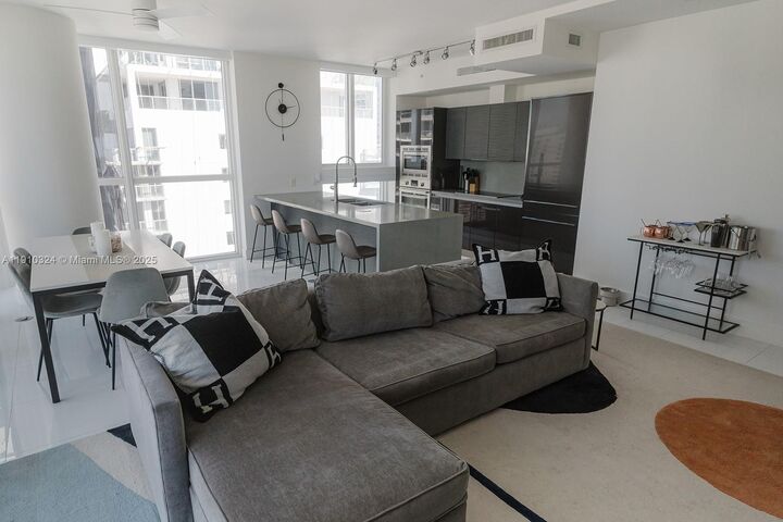 Property Photo: 1080 Brickell Ave 3309 FL 33131
