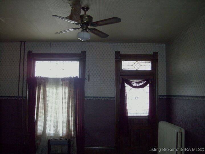 Property Photo: 1606 Ekin Avenue IN 47150