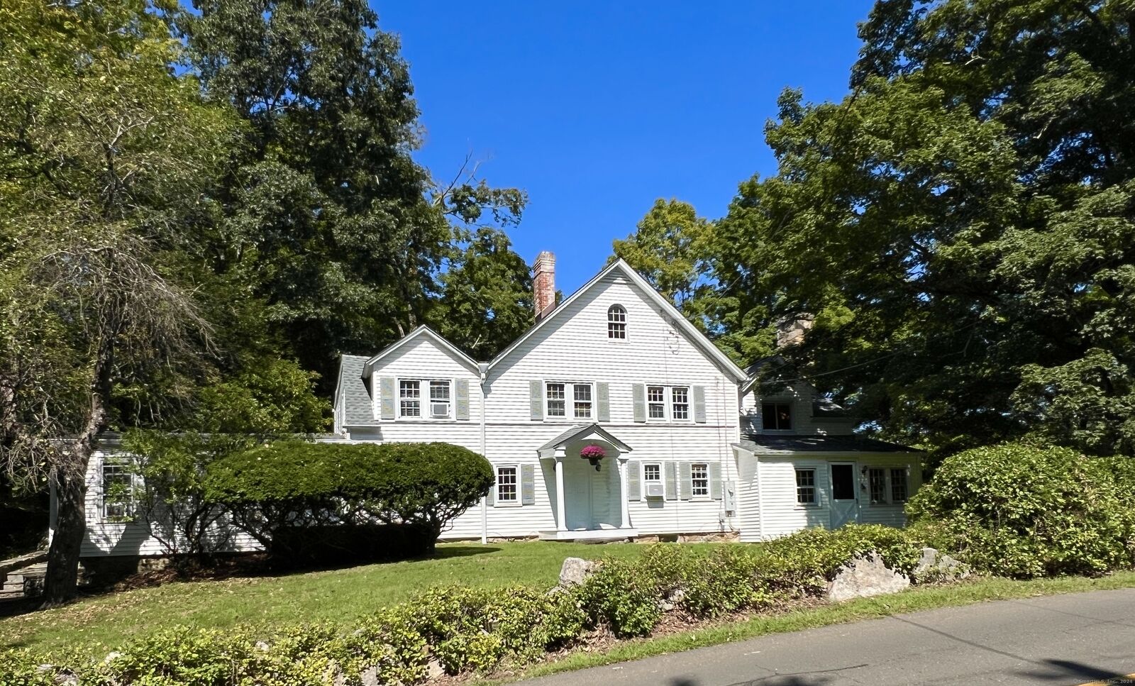 Property Photo:  301 Haviland Road  CT 06903 