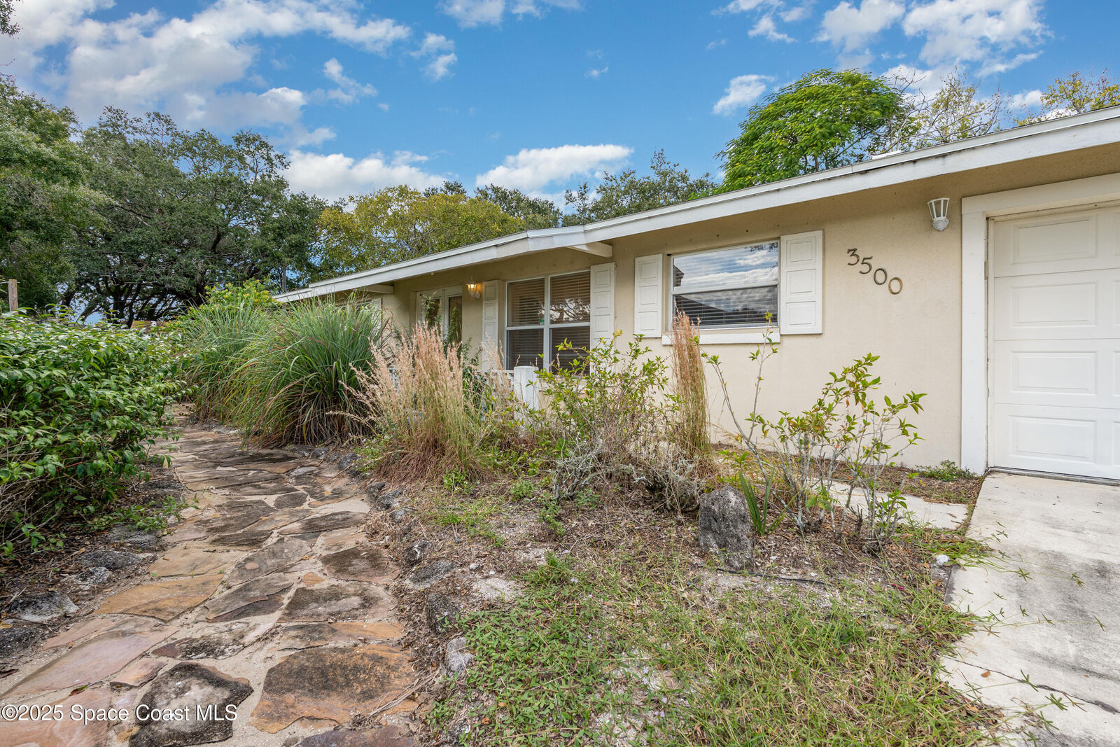 Property Photo:  3500 Cumberlin Court  FL 32780 