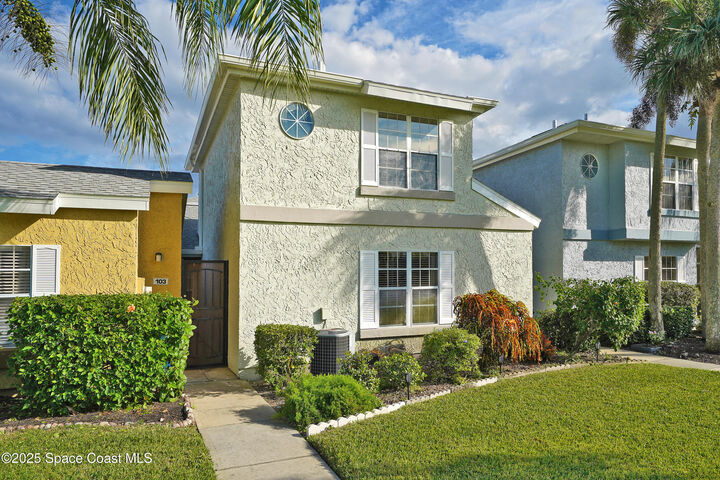 Property Photo: 1445 Malibu Circle NE FL 32905