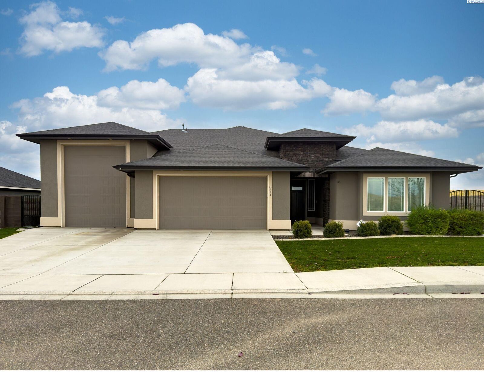 Property Photo:  8891 W 12th Avenue  WA 99338 