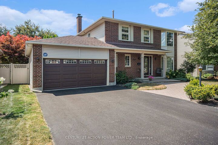 Property Photo:  1358 Turner Crescent  ON K1E 2Y4 