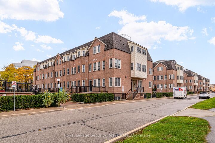 760 Lawrence Avenue W 137 — photo 1