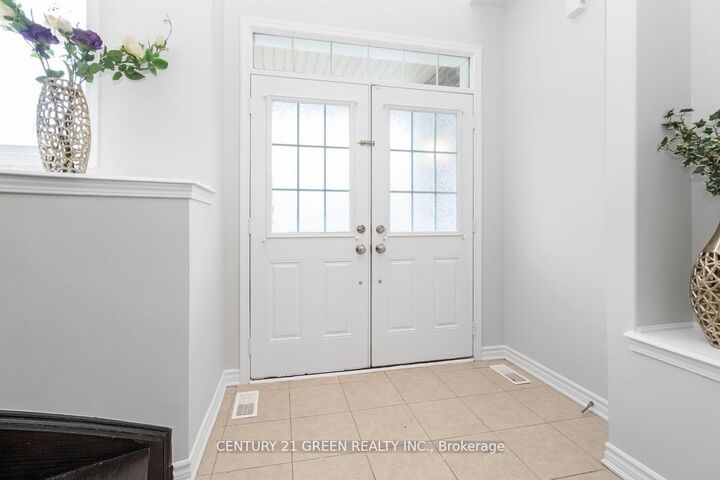 Property Photo:  86 Leadenhall Road  ON L7A 4G2 