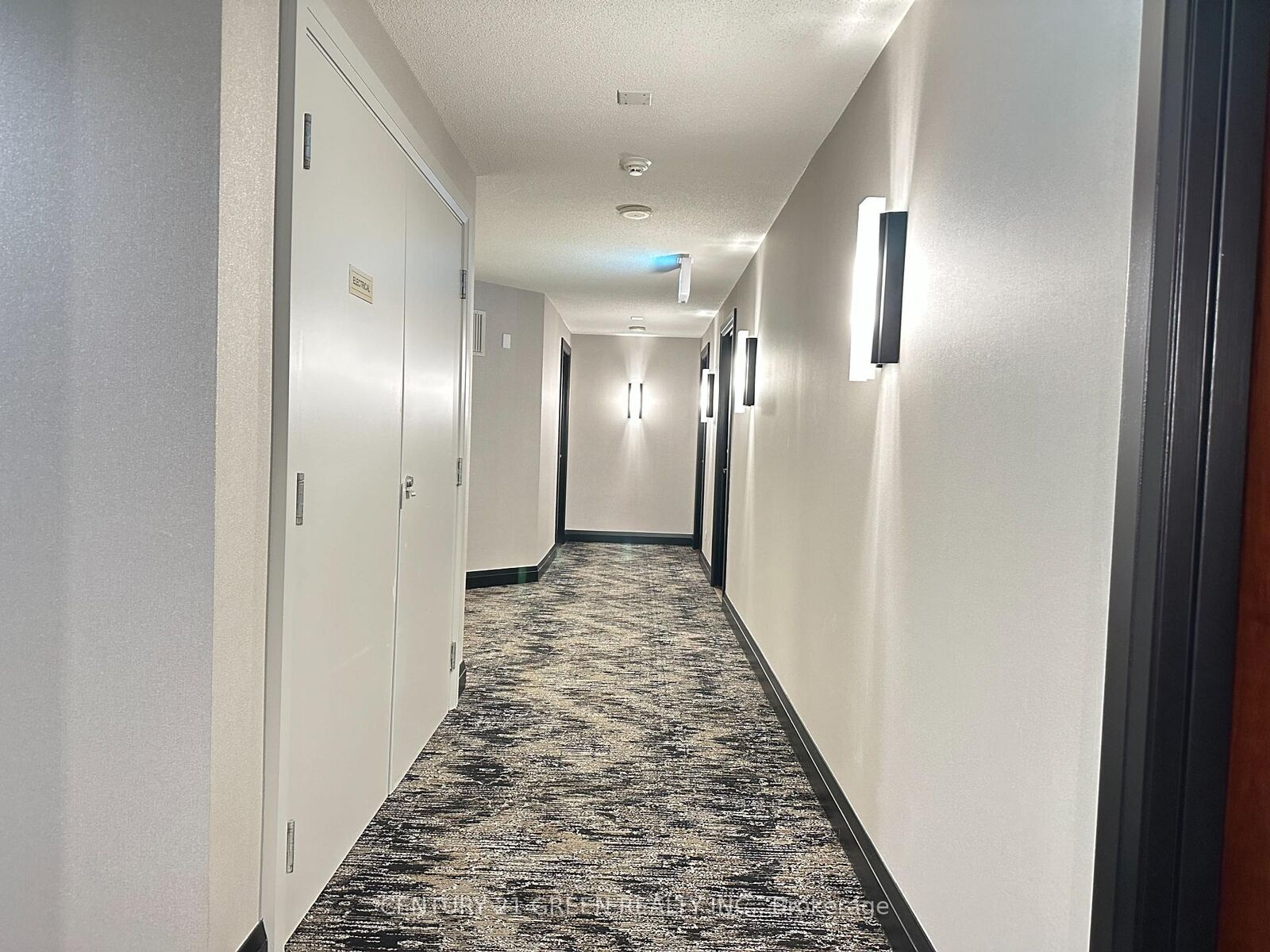 Property Photo:  4090 Living Arts Drive 1102  ON L5B 4M8 