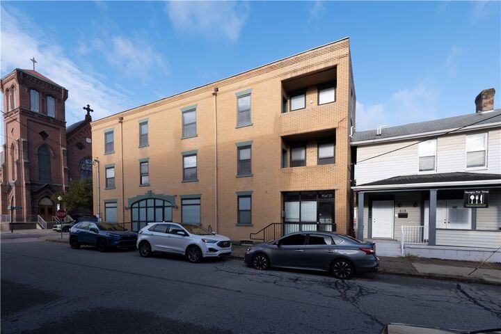 Property Photo:  232 3rd Ave 2  PA 15106 