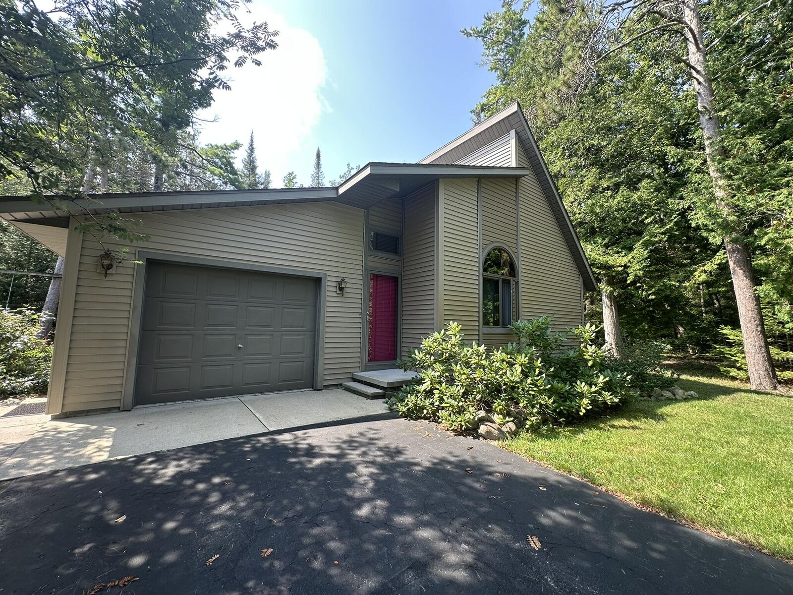 Property Photo:  18231 Sprucedale Court  MI 49777 