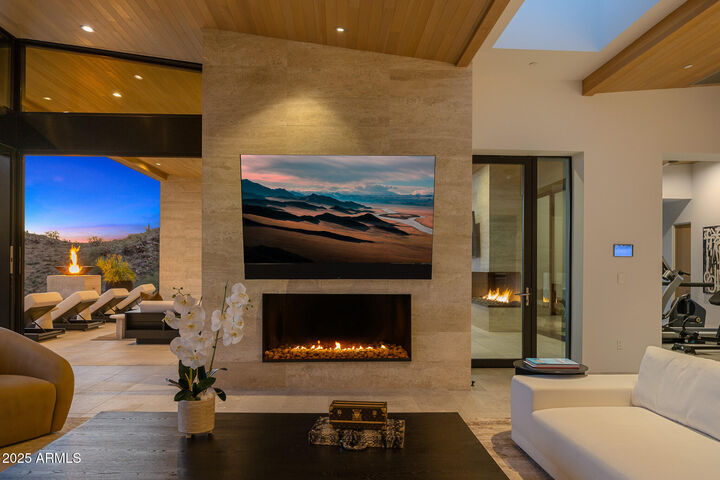 Property Photo: 7050 N 39th Place AZ 85253