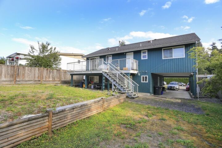Photo de la propriété:  619 Adler Avenue  BC V3J 2T5 