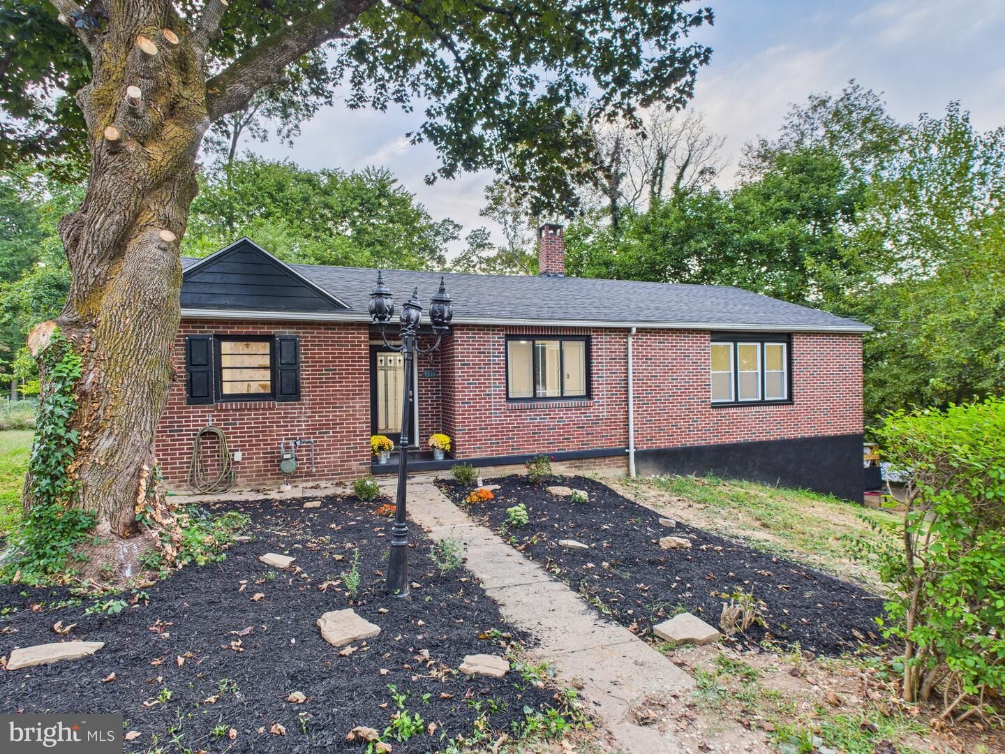 Property Photo: 1230 S Albemarle Street PA 17403