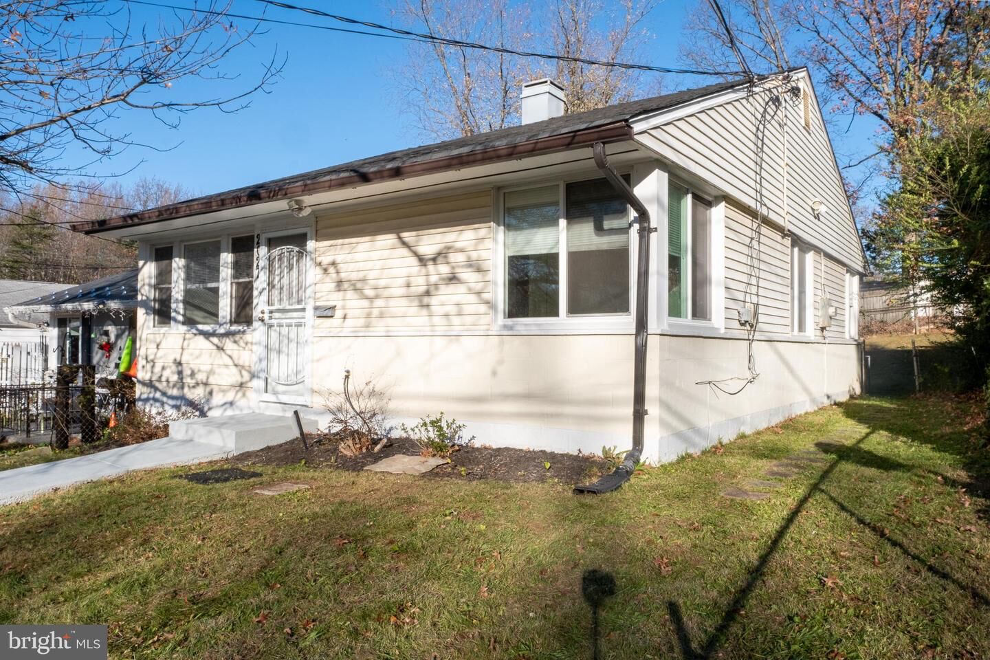 Property Photo:  2027 Barlowe Place  MD 20785 