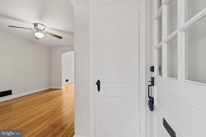 Property Photo: 340 Wesmond Drive VA 22305