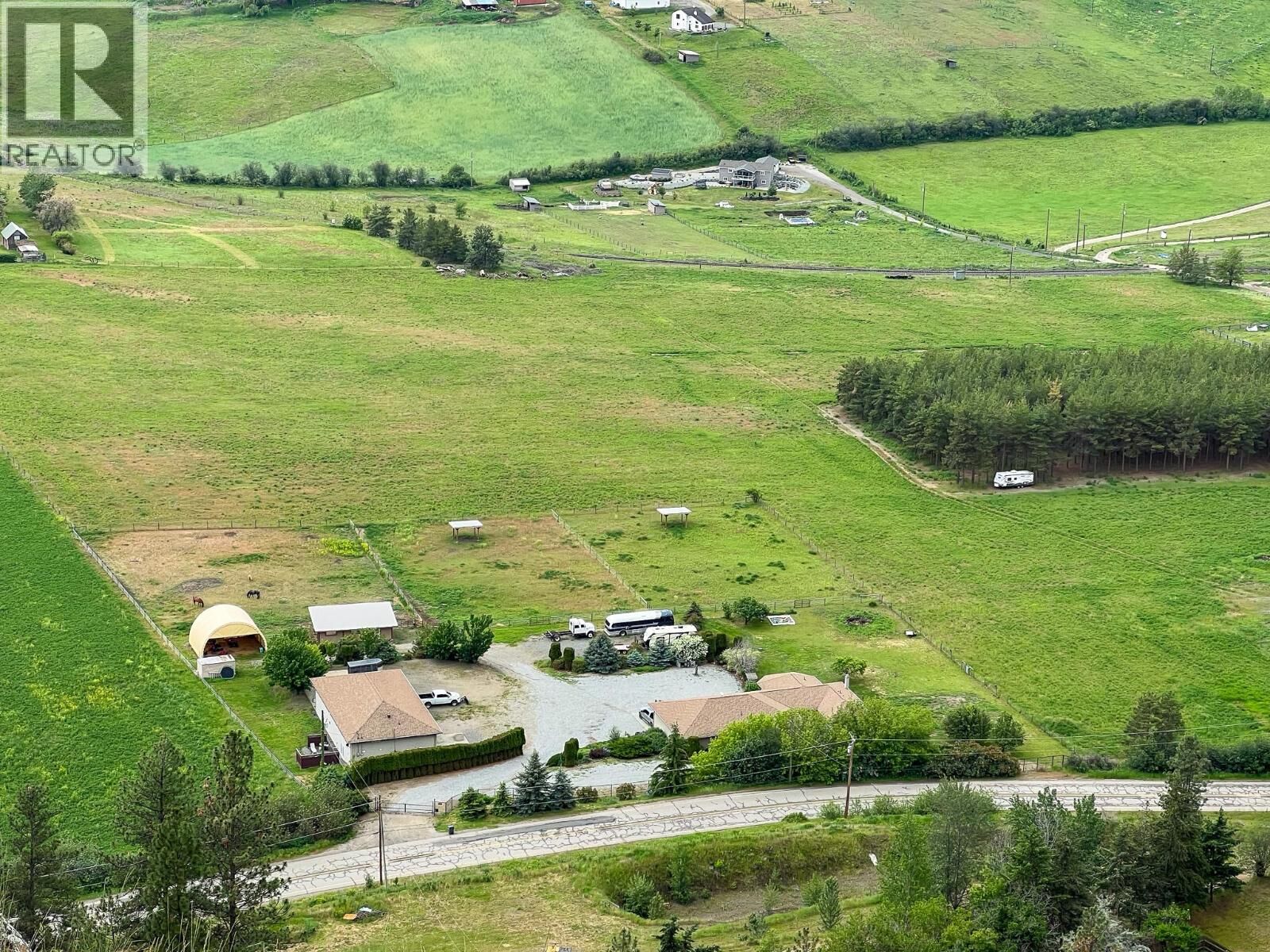 Photo de la propriété:  4767 Grandview Flats N Road  BC V4Y 0P8 