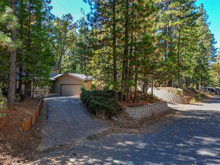 Property Photo:  2423 Grenoble Court  CA 95223 