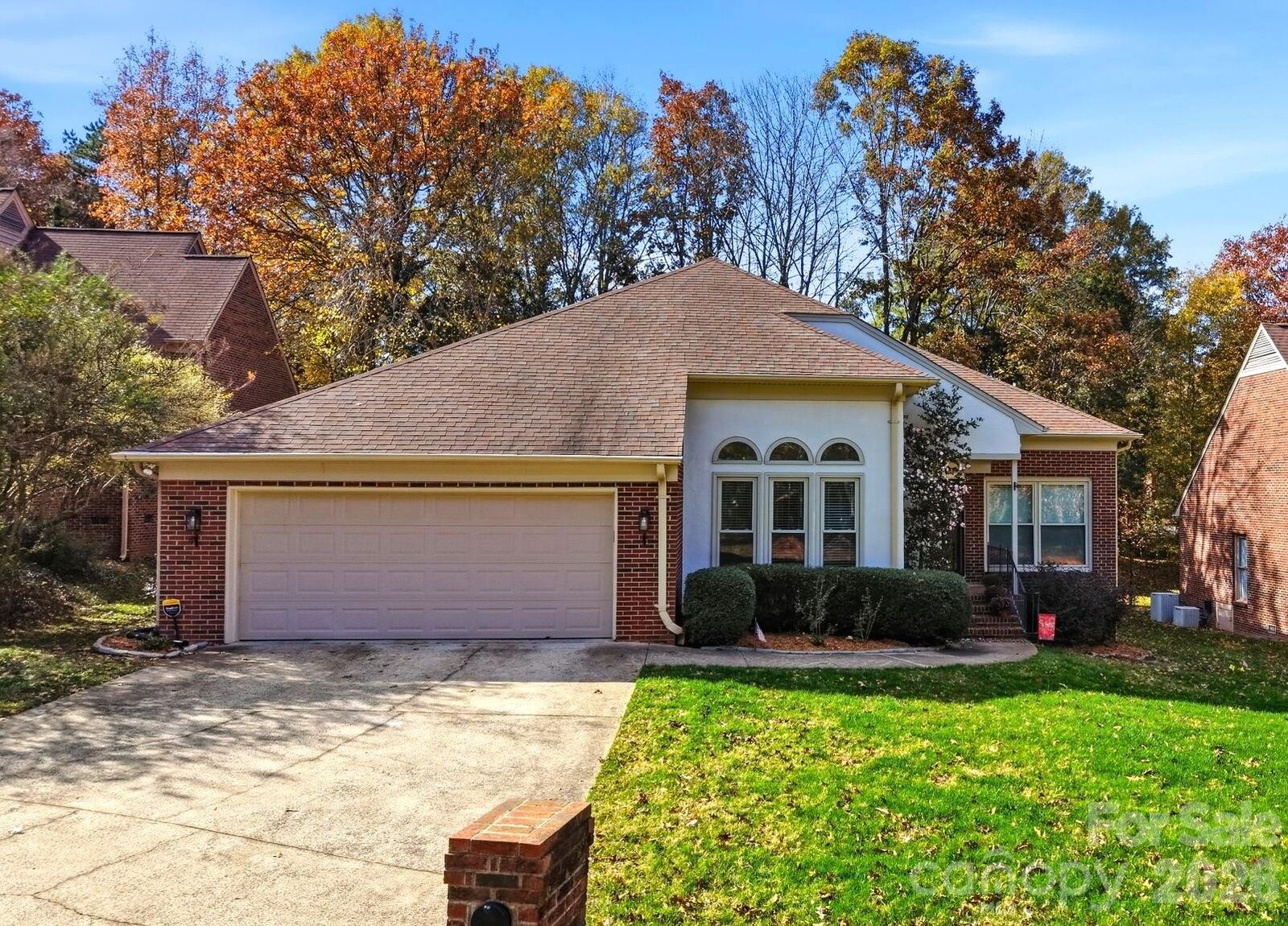 Property Photo:  5204 Tedorill Lane  NC 28226 