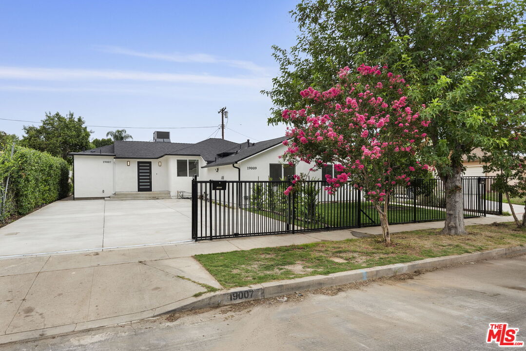 Property Photo:  19007 Bessemer St  CA 91335 
