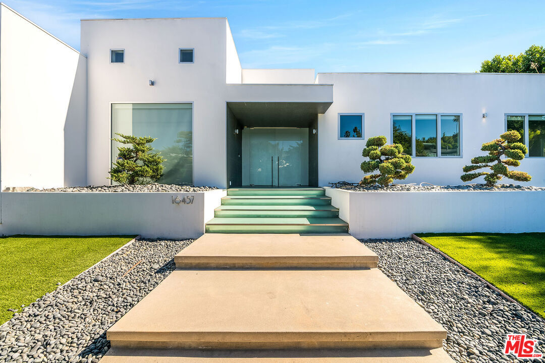 Property Photo:  16457 Westfall Pl  CA 91436 