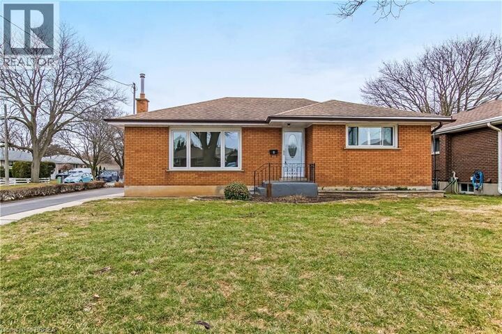 Photo de la propriété:  8 Waddington Street  ON N3R 2R1 