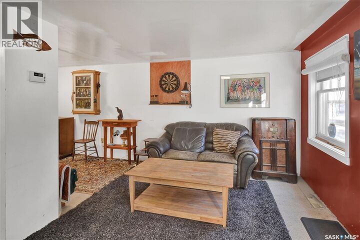 Property Photo: 1116 I Avenue S SK S7M 1Z8