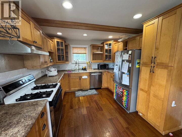 Property Photo: 1675 Canford Avenue BC V1K 1R6