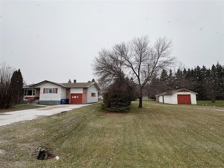 Property Photo:  18 Second Avenue South  MB R0L 0T0 