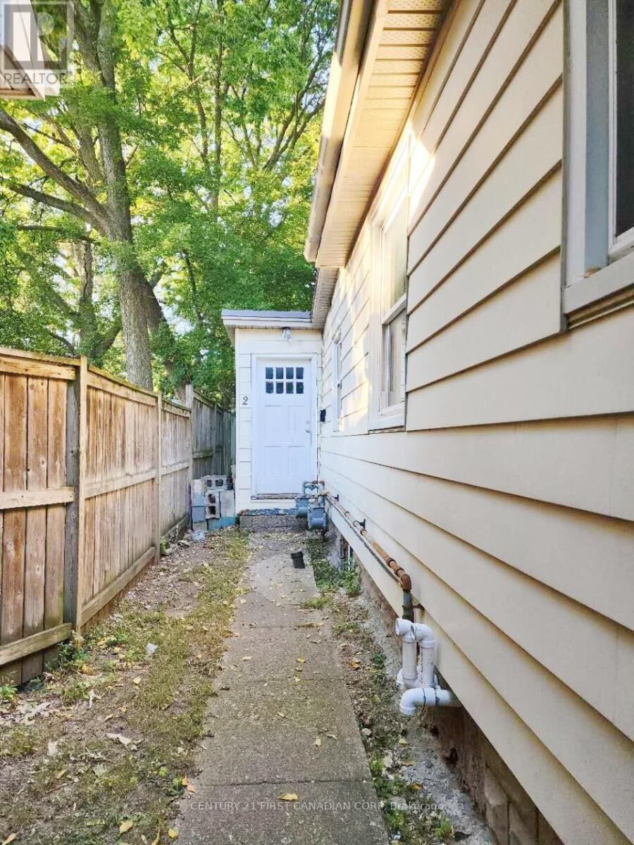 Photo de la propriété:  648 Oxford Street East Unit 2  ON N5Y 3J4 