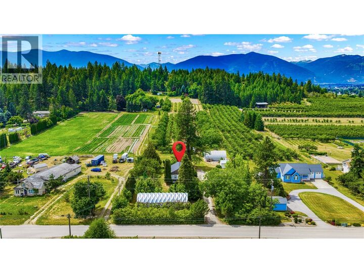 Photo de la propriété:  911 32nd Avenue South  BC V0B 1G1 