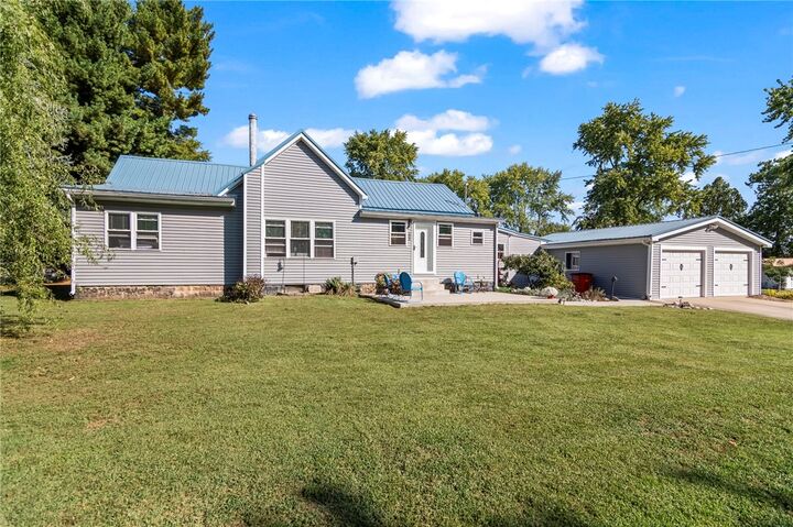 308 W Dayton Street  Tower Hill IL 62571 photo