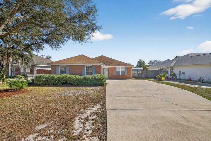 Property Photo: 6463 Sailport Cove FL 32563