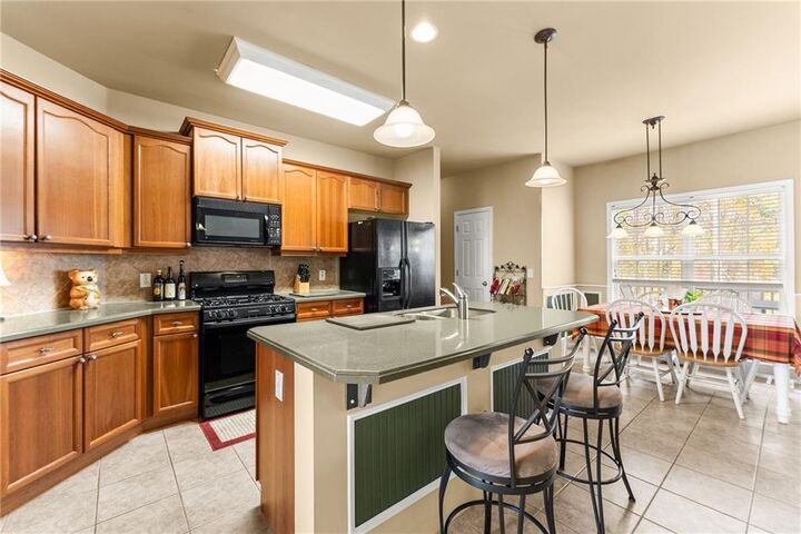 Property Photo: 1000 Island Bluff Lane GA 30518