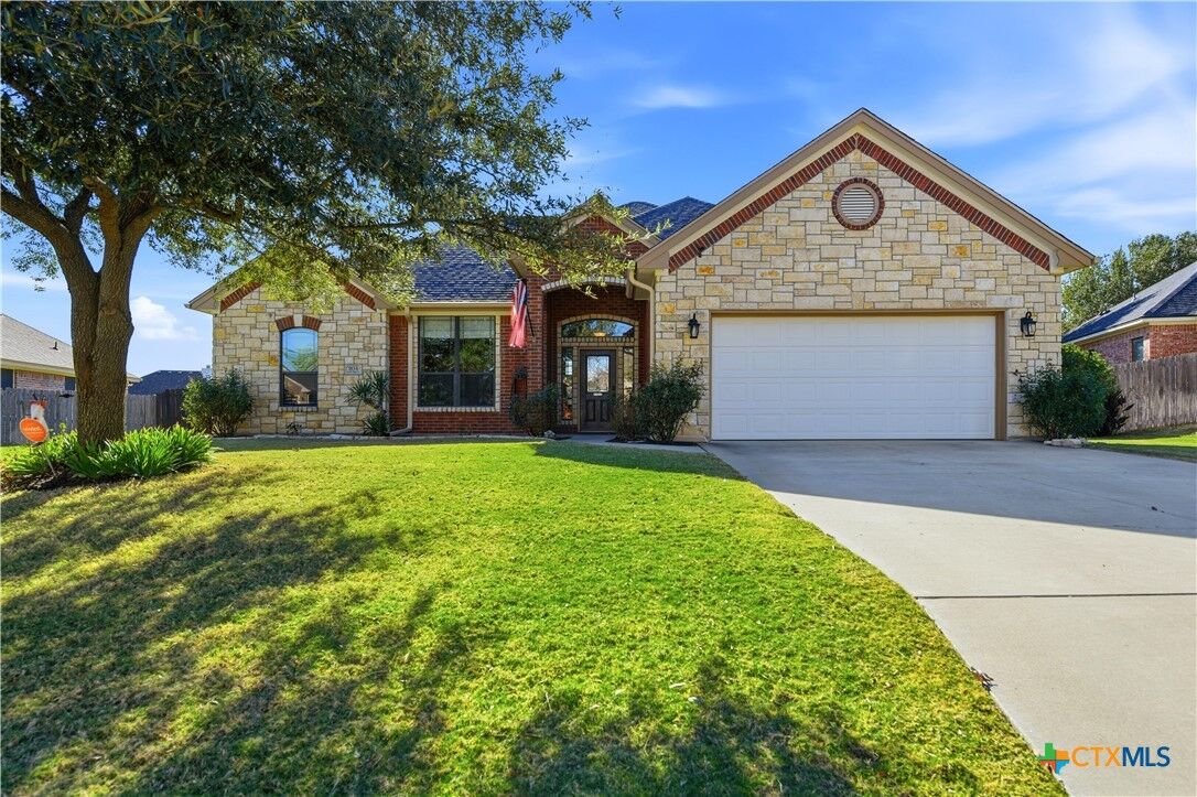 Property Photo:  204 Sugar Maple Court  TX 76559 
