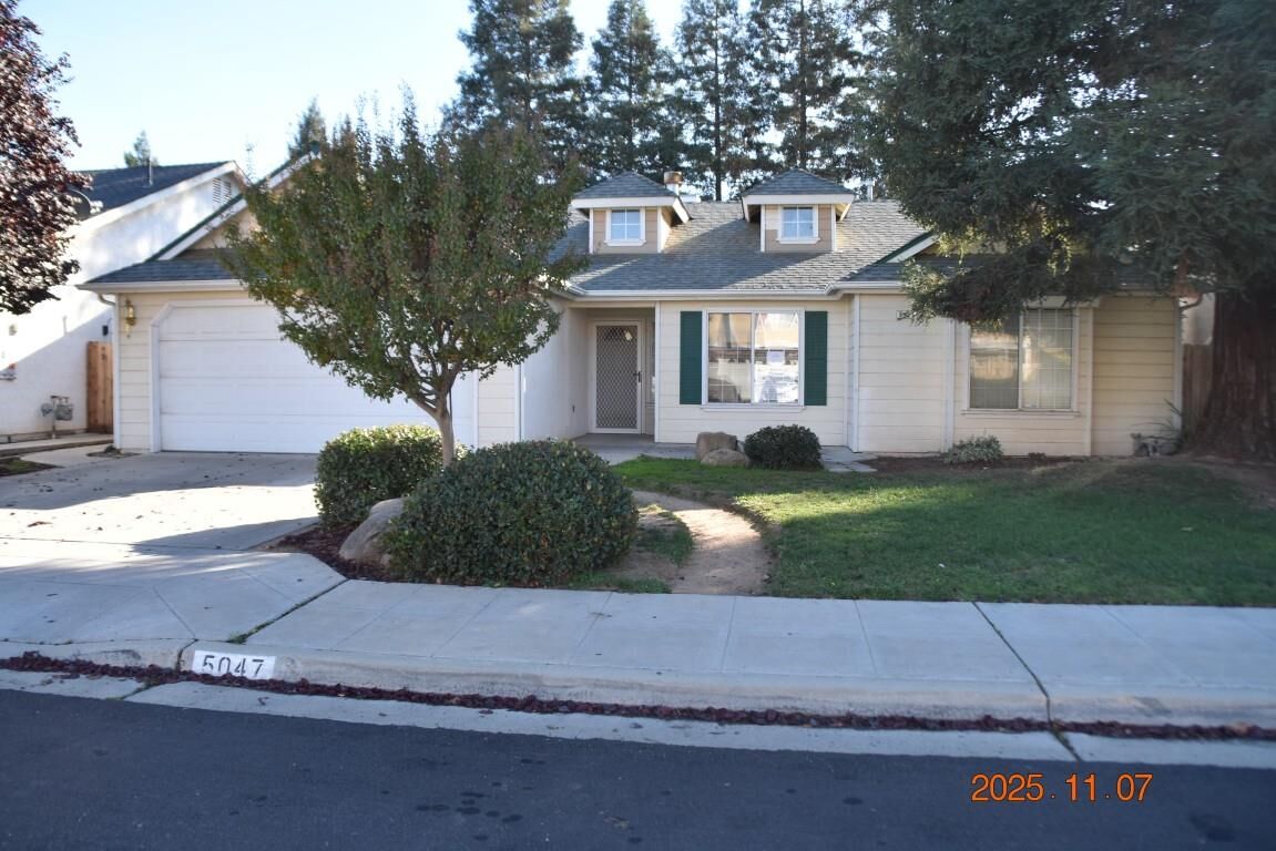 Property Photo:  5047 W Morris Avenue  CA 93722 
