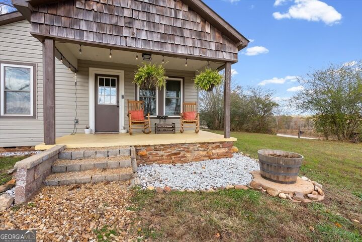 Property Photo: 1615 Teague Road GA 30108