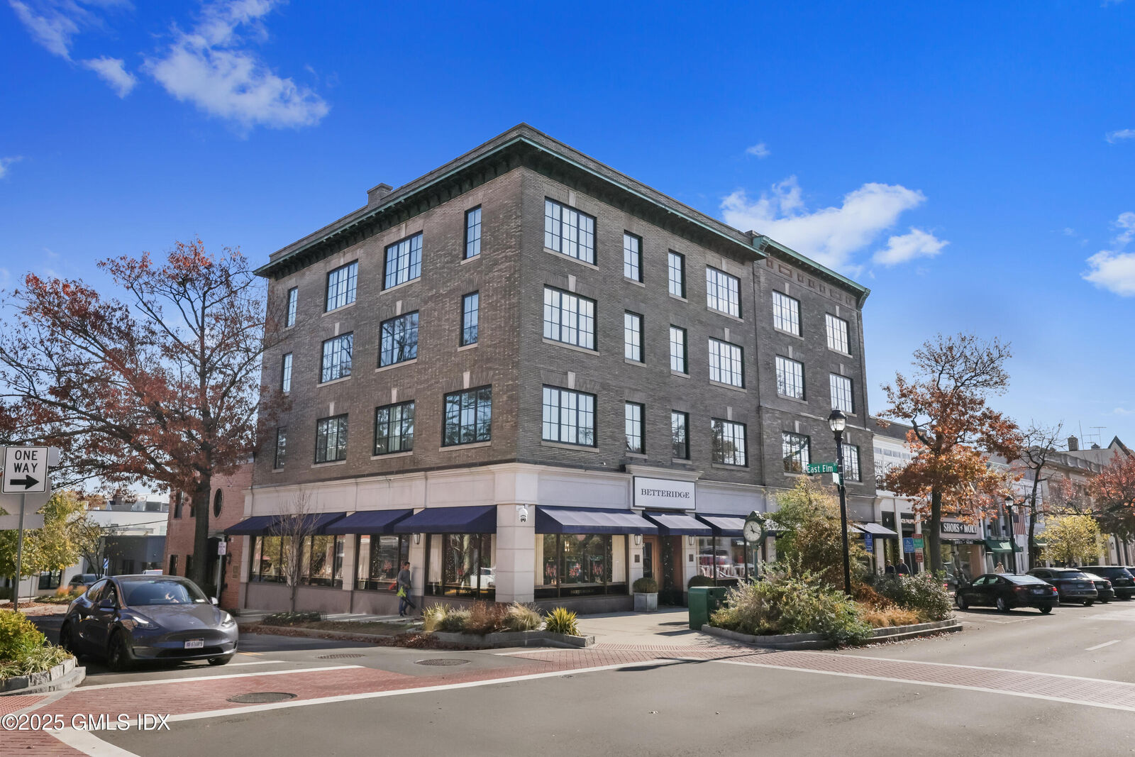 Property Photo:  2 E Elm Street 35  CT 06830 