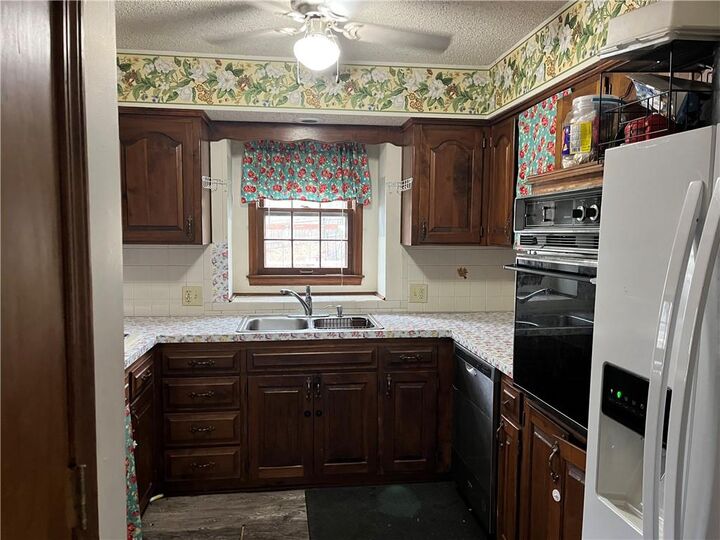 Property Photo:  11907 W 49 Place  KS 66216 