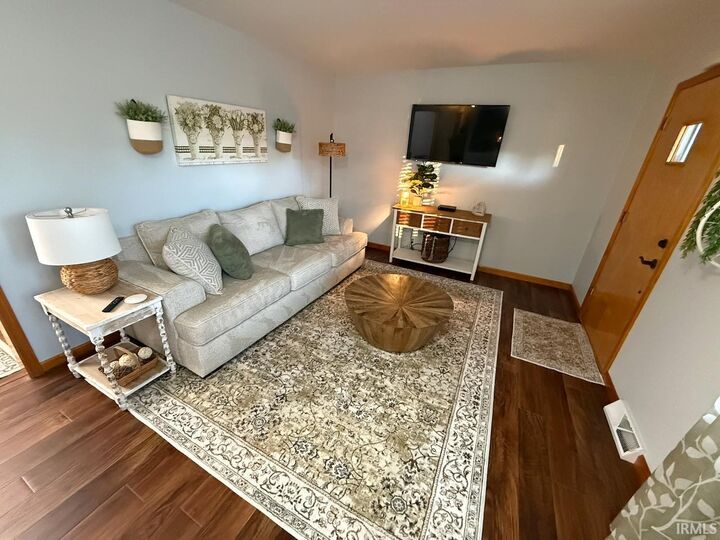 Property Photo: 81 E 200 S IN 47670