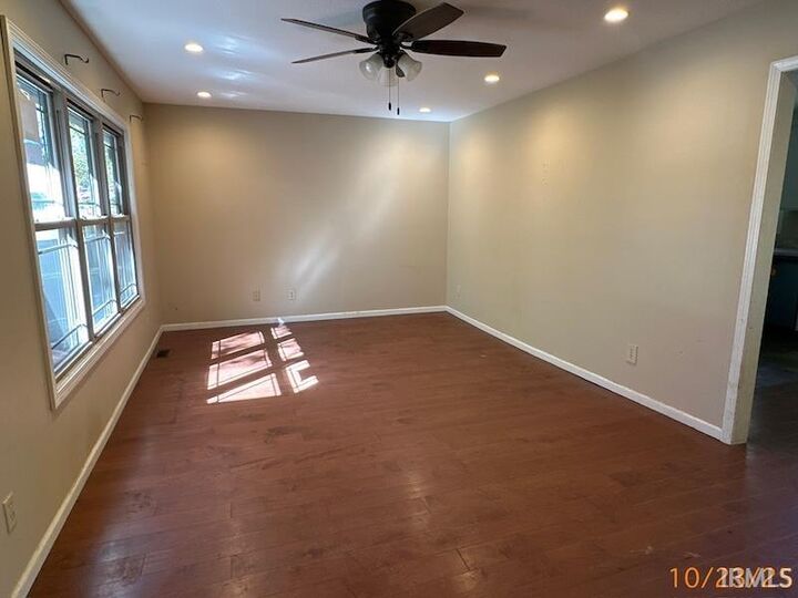 Property Photo:  602 S 10th Street  IN 47567 