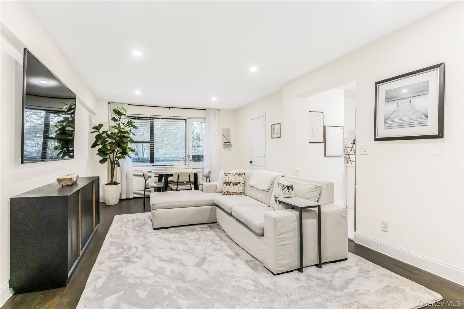 Property Photo:  640 Pelham Road 3F  NY 10805 