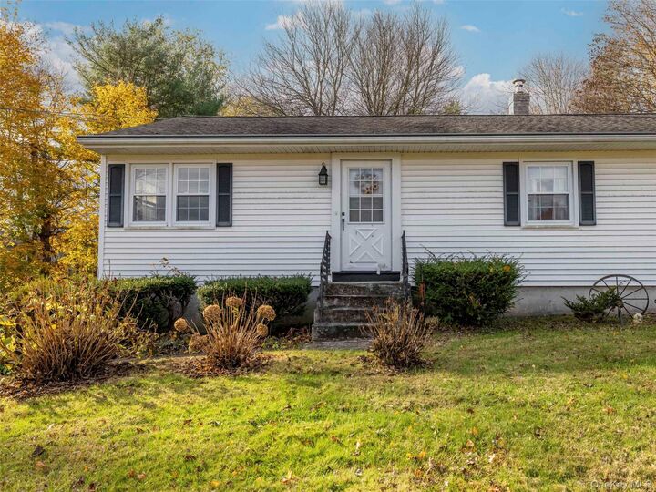 Property Photo:  252 Route 199  NY 12571 