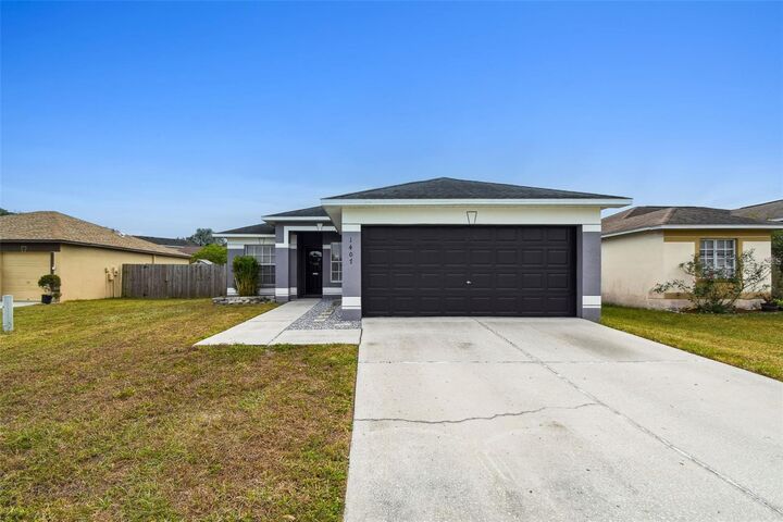 Property Photo:  1407 Oakford Court  FL 33511 