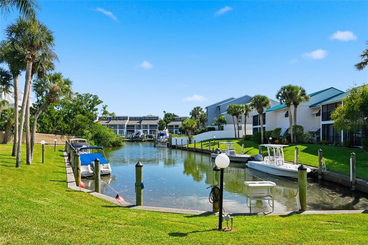 Property Photo:  5683 Midnight Pass Road 110  FL 34242 