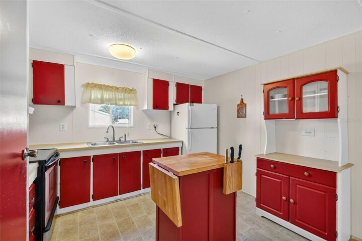 Property Photo:  563 Tammi Drive  FL 34788 