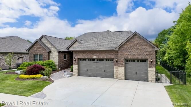 Property Photo:  423 Verona Drive  MI 48307 5204 