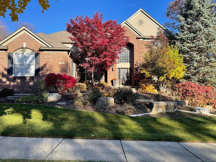 1921 Catlin Drive  Rochester MI 48306-4594 photo