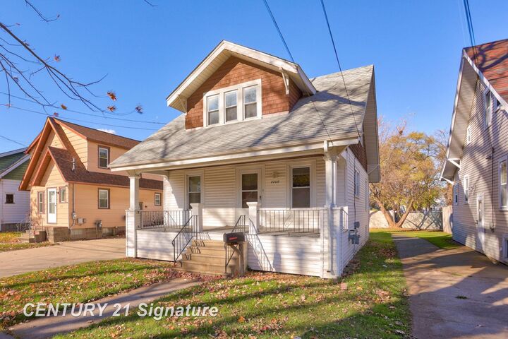 Property Photo:  2208 W Genesee Street  MI 48602 