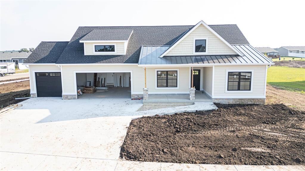 Property Photo:  116 River Ct  WI 53091 