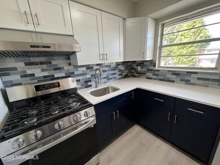 Property Photo:  47 Garden View Terrace  NJ 08520 